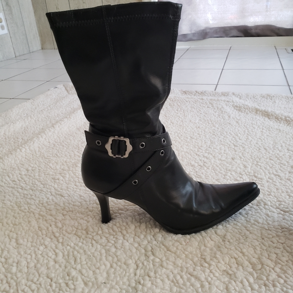 High heel boots